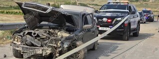 Արագածոտնի մարզում «Mercedes»-ը բախվել է երկաթե արգելապատնեշներին. կա 3 վիրավոր. shamshyan.com