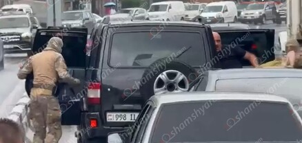 Երևանում դիմակավորված քրեական ոստիկանները բերման են ենթարկվել առանձնապես ծանր հանցանք կատարած կասկածյալների. shamshyan.com