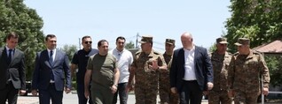 Սուրեն Պապիկյանն այցելել է մոդուլային տիպի զորամասերից մեկի շինհրապարակ