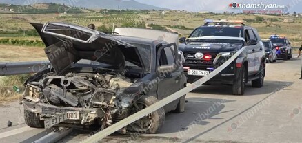 Արագածոտնի մարզում «Mercedes»-ը բախվել է երկաթե արգելապատնեշներին. կա 3 վիրավոր. shamshyan.com