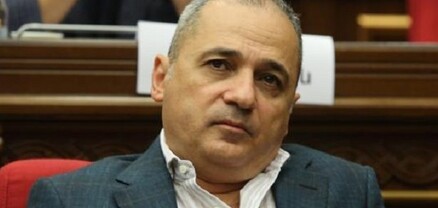 Խուզարկվում է Վահե Հակոբյանի տունը