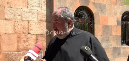 Նրանք առաջինը մեր դիակների վրայով պետք է անցնեն, որ հասնեն սրբազաններին և Վեհափառին. քահանա