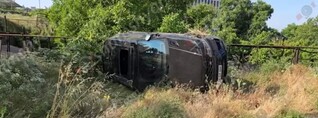 Ավտովթար՝ Երևանում. Land Rover-ը բախվել է գազատար խողովակի հենասյանն ու կողաշրջվել. shamshyan.com