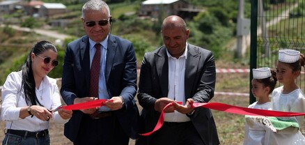 ԵՄ դեսպանը Սյունիքում մասնակցել է արևային ֆոտովոլտային կայանի բացման արարողությանը