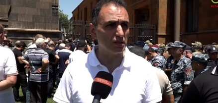 Թշնամին նստած հռհռում է․ քաղաքացիներին հորդորում եմ գալ Էջմիածին․ Ավետիք Չալաբյան