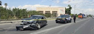 Երևանում բախվել են «Mercedes»-ը, «Opel»-ն ու «Subaru»-ն. կա վիրավոր. shamshyan.com