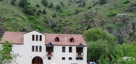 «Որսկան» ռեստորանում կինն իր ծանոթի հետ ալկոհոլ է օգտագործել, ինչից հետո վերջինս հրավածել է իր գլխին. shamshyan.com