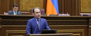 Ուշագրավ արձանագրումներ՝ Արտակ Զեյնալյանի վերաբերյալ. Հրապարակ