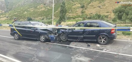 Արզականում ճակատ ճակատի բախվել են «Opel Astra»-ները. կա 6 վիրավոր. shamshyan.com