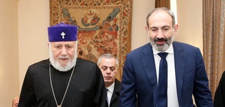 Նիկոլ Փաշինյանը պահանջում է Գարեգին Բ կաթողիկոսի հրաժարականը
