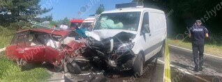 Վանաձոր-Դիլիջան ճանապարհին բախվել են «Mercedes Sprinter»-ն ու «ՎԱԶ 2104»-ը. կա 2 զոհ, 1 վիրավոր. shamshyan.com