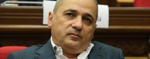 Խուզարկվում է Վահե Հակոբյանի տունը