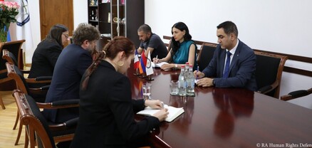 Անահիտ Մանասյանն ընդունել է ՀՀ-ում Ֆրանսիայի դեսպան Օլիվյե Դըկոտինյիին