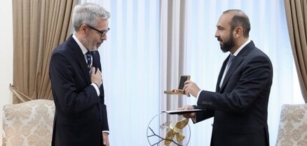 Պատվո մեդալ դեսպան Սվենսոնին՝ Հայաստան-Շվեդիա հարաբերություններում ունեցած ավանդի համար