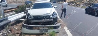 Ավտովթար՝ Կոտայքի մարզում․ «Արծվի թևեր»-ի մոտ 28-ամյա վարորդը բախվել է երկաթե արգելապատնեշներին