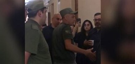 Լևոն Քոչարյանի օգնականը լքել է Ազգային ժողովի շենքը