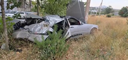 Խոշոր ավտովթար՝ Կոտայքի մարզում. «Mercedes»-ը բախվել է քարերին և մի քանի պտույտ շրջվել