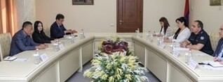 Առաջիկայում կկազմակերպվեն վերապատրաստման դասընթացներ ՔԿ աշխատակիցների համար. ՉԺՀ դեսպանը՝ Արթուր Պողոսյանին