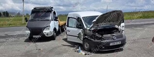 Սևանում բախվել են «Volkswagen»-ը ու «ГАЗель» մակնիշի ավտոքարշակը․ կա վիրավոր․ shamshyan.com