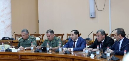 Պապիկյանը հանդիպել է արտերկրում հավատարմագրված ՀՀ ռազմական կցորդների հետ
