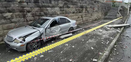 Վանաձորում «Mercedes»-ը բախվել է բետոնե էլեկտրասյանն ու կոտրել. 2 պայմանագրային զինծառայող հոսպիտալացվել է. shamshyan.com