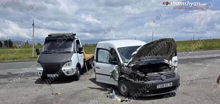 Սևանում բախվել են «Volkswagen»-ը ու «ГАЗель» մակնիշի ավտոքարշակը․ կա վիրավոր․ shamshyan.com