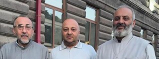Ըստ Ալենի՝ շուտով կհանդիպենք, Սրբազան հայրեր. Արթուր Սարգսյան