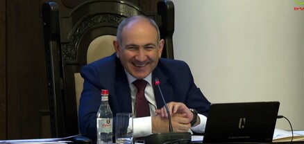 Հիմա էլ ա մթնոլորտը լարվո՞ւմ էլեկտրական մեքենաներից. Փաշինյանը չկարողացավ զսպել ծիծաղը