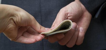 Բացահայտվել են ՊԵԿ պաշտոնատար անձանց կողմից տնտեսվարողից կաշառք ստանալու դեպքեր