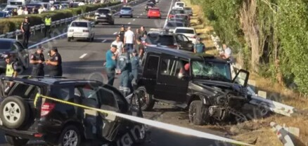 Կոտայքի մարզում ճակատ ճակատի բախվել են «Mercedes G500»-ն ու «Toyota RAV4»-ը. կա 1 զոհ, 6 վիրավոր․ shamshyan.com