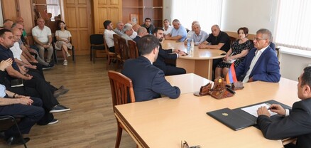 Ռոմանոս Պետրոսյանը ՀԷՑ-ի «Դեբեդ» մասնաճյուղի աշխատակազմին է ներկայացրել նորանշանակ տնօրենին