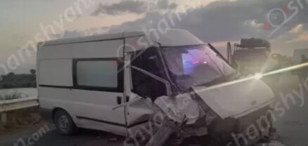 Արմավիրի մարզում բախվել են «Ford Transit»-ը և «Mercedes Sprinter»-ը․ կան վիրավորներ․ shamshyan.com