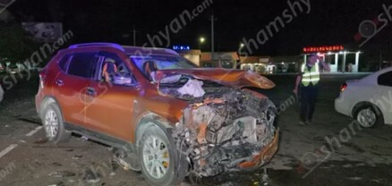 Ագարակի խաչմերուկում բախվել են «Nissan Rogue»-ը ու «Mercedes ML». վերջինը դուրս է եկել երթևեկելի գոտուց․ կան վիրավորներ․ shamshyan.com