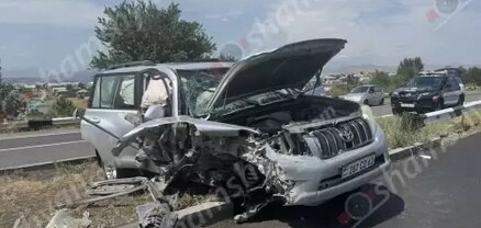 Կոտայքի մարզում Toyota-ն բախվել է երկաթե արգելապատնեշին․ վարորդը, կինն ու 2 անչափահաս երեխաները հոսպիտալացվել են․ shamshyan.com