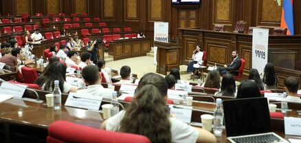 ՄԻՊ-ը դպրոցականների հետ հանդիպմանը խոսել է մարդու իրավունքների ոլորտում առկա մարտահրավերների մասին