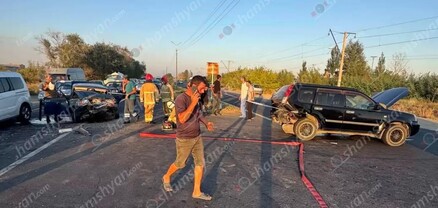 Արմավիրում բախվել են «Nissan X-Trail»-ը, «Volkswagen»-ը և «ՎԱԶ 2107»-ը․ կան վիրավորներ․ shamshyan.com