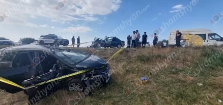 Մարտունի-Վարդենիս ավտոճանապարհին բախվել են Mercedes-ը և Mitsubishi-ն․ վերջինը հայտնվել է դաշտում․ կան վիրավորներ․ shamshyan.com