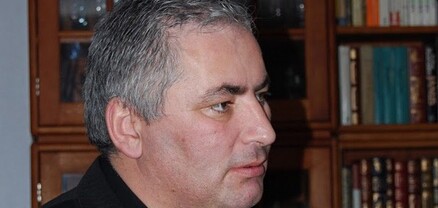 Նրանք, ովքեր ծախել են մեր անկախությունը, այսօր գեղեցիկ շնորհավորանքներ են հղել ՀՀ անկախության օրվա առթիվ. լրագրող