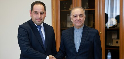 ՏԿԵ նախարար Դավիթ Խուդաթյանն ընդունել է Հայաստանում Իրանի դեսպան Մեհդի Սոբհանիին