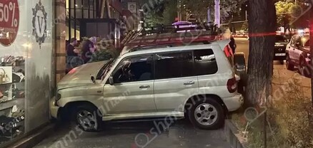 Երևանում 20-ամյա վարորդը Mitsubishi-ով բախվել է խանութի պատին և հայտնվել մայթին. shamshyan.com