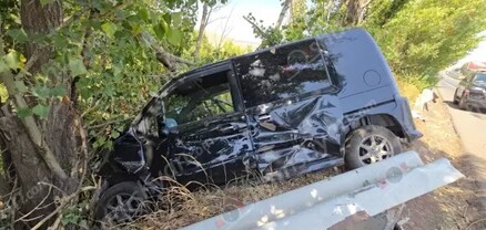 Կոտայքի մարզում Honda-ն բախվել է արգելապատնեշներին, առաջ ընթացել և բախվել ծառերին. կա վիրավոր. shamshyan.com