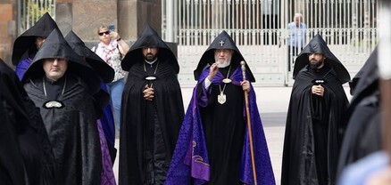 Մայր Աթոռ Սուրբ Էջմիածնում նշվեց Խաչվերացի տոնը