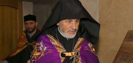 Եզրաս արքեպիսկոպոսը կարևորություն չի տալիս նրան, որ իրեն ներառել են ուկրաինական Миротворец ծայրահեղական կայքում