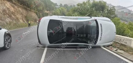 Վանաձոր-Ալավերդի ավտոճանապարհին 38-ամյա վարորդը Mercedes-ով կողաշրջված հայտնվել է երթևեկելի գոտում․ shamshyan.com