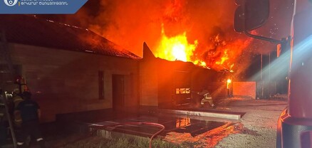 Հրդեհ Մրգավետում. այրվել են տան և ավտոտնակի տանիքները, 2 ավտոմեքենա