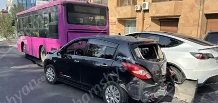 Երևանում՝ «Զովք» սուպերմարկետի մոտ, բախվել են Tesla-ն, Nissan-ն ու թիվ 10 երթուղին սպասարկող ավտոբուսը. shamshyan.com
