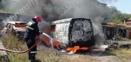 Արտակարգ դեպք՝ Լոռու մարզում․ «Լամպերի» թաղամասում կայանված «Գազել»-ը վերածվել է մոխրակույտի․ shamshyan.com