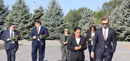 ԱՄՆ պետքարտուղարության Եվրոպայի և Եվրասիայի բյուրոյի ղեկավար Բրենդան Հենրեհենն այցելել է Հայոց ցեղասպանության հուշահամալիր