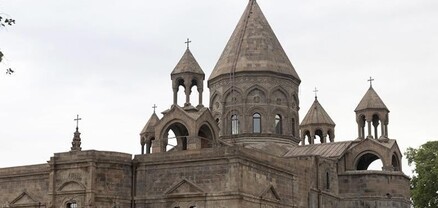 Ստեփան Ասատրյանը հրաժարվում է հանձնել եկեղեցու բանալիները. Գերագույն հոգևոր խորհուրդ