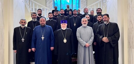 Կաթողիկոսը Մայր Աթոռում հանդիպել է Վայոց Ձորի և Տավուշի թեմերի հոգևոր սպասավորների հետ